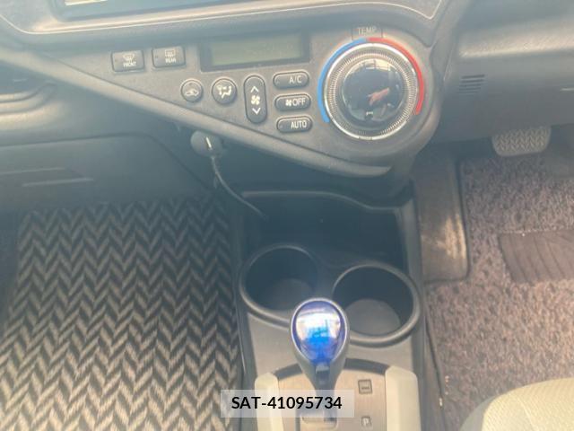 Toyota AQUA 2012-08 8072843-8