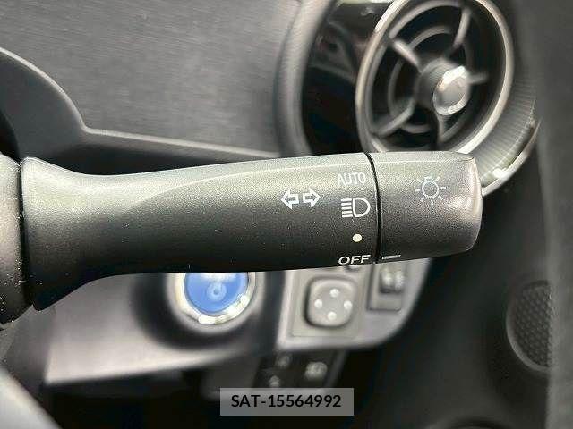 Toyota AQUA 2018-08 8072805-9