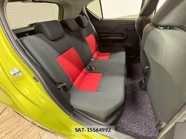Toyota AQUA 2018-08 8072805-11