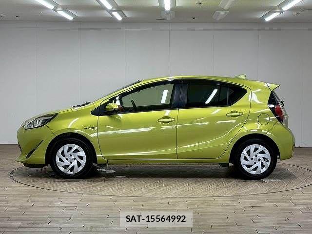 Toyota AQUA 2018-08 8072805-16