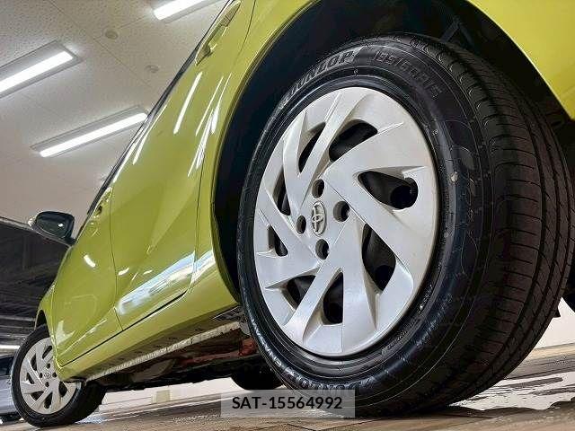 Toyota AQUA 2018-08 8072805-18