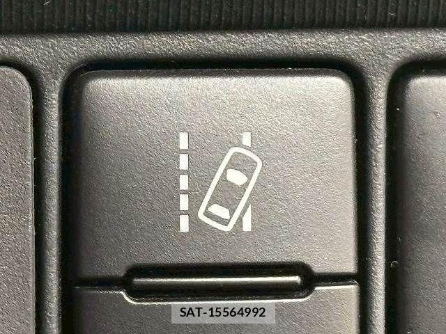 Toyota AQUA 2018-08 8072805-6