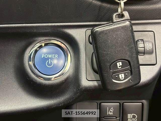 Toyota AQUA 2018-08 8072805-8