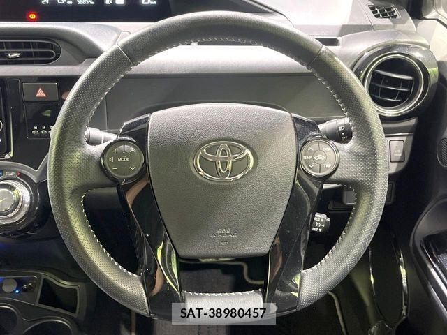 Toyota AQUA 2015-08 8072796-10