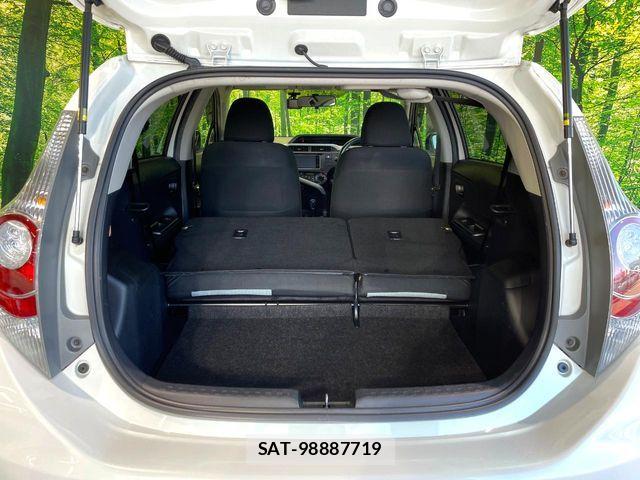 Toyota AQUA 2013-06 8072825-9