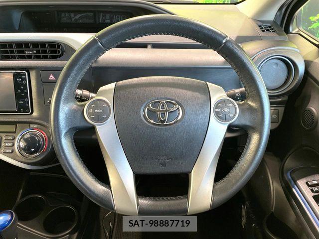Toyota AQUA 2013-06 8072825-10