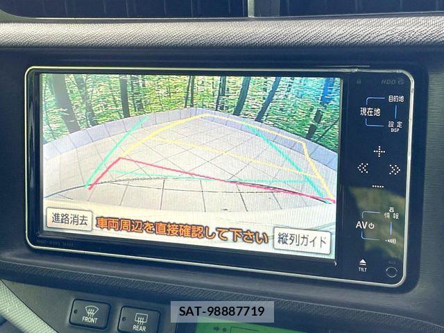 Toyota AQUA 2013-06 8072825-3