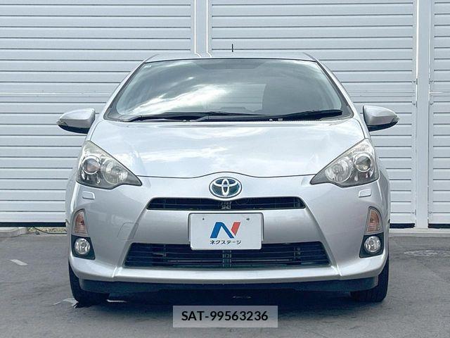Toyota AQUA 2013-02 8072544-13