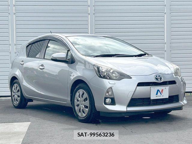 Toyota AQUA 2013-02 8072544-15