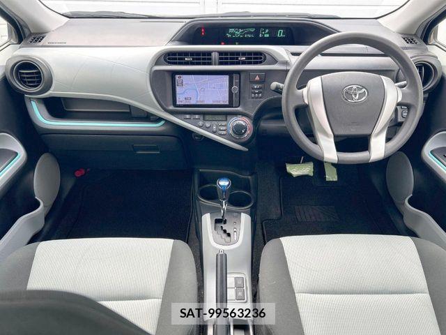 Toyota AQUA 2013-02 8072544-1