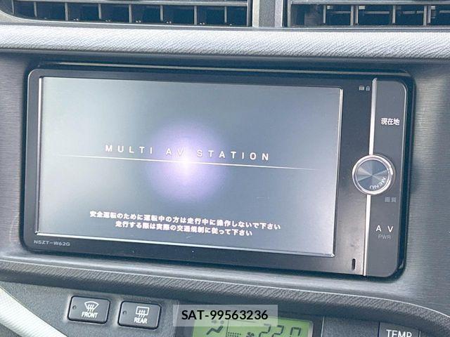 Toyota AQUA 2013-02 8072544-2