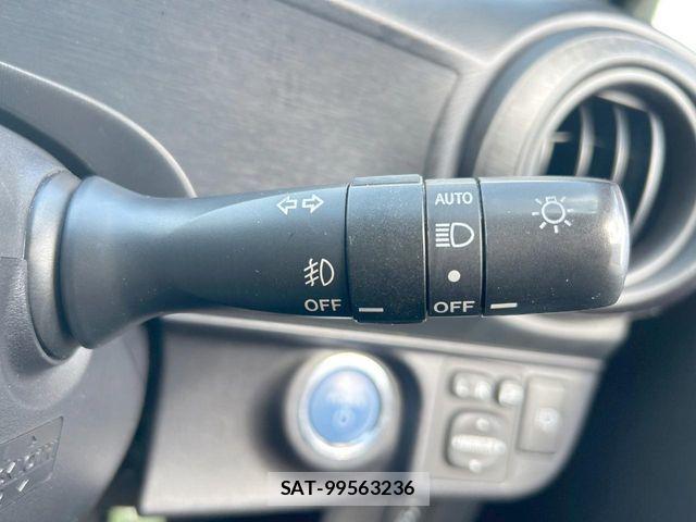 Toyota AQUA 2013-02 8072544-6