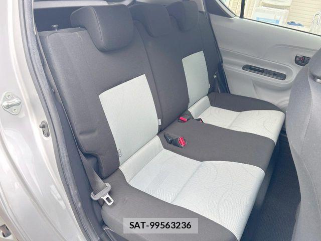 Toyota AQUA 2013-02 8072544-8