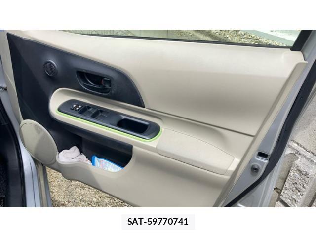 Toyota AQUA 2012-03 8072844-9