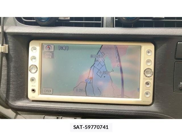 Toyota AQUA 2012-03 8072844-13