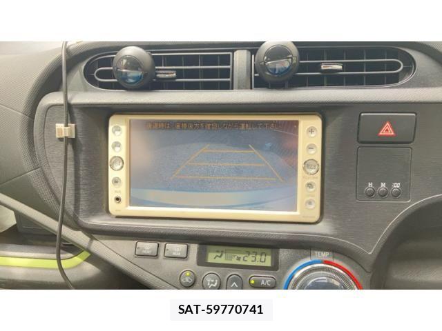 Toyota AQUA 2012-03 8072844-14