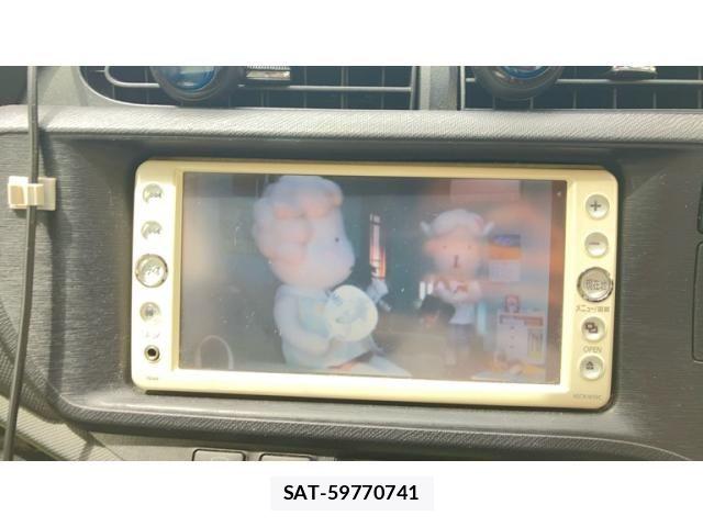 Toyota AQUA 2012-03 8072844-15