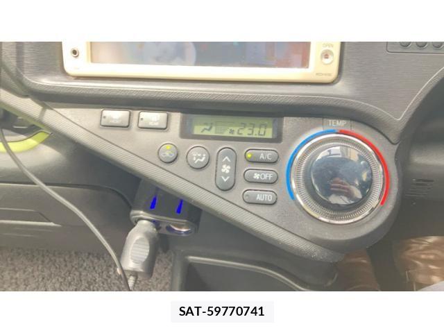 Toyota AQUA 2012-03 8072844-16