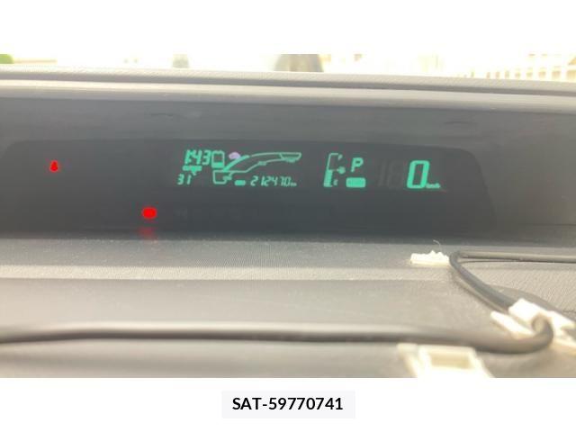 Toyota AQUA 2012-03 8072844-20