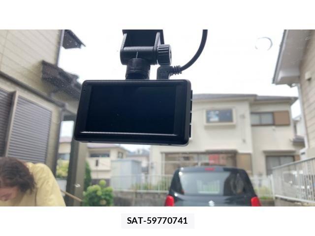 Toyota AQUA 2012-03 8072844-21