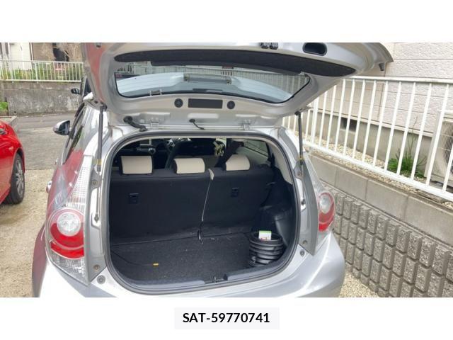 Toyota AQUA 2012-03 8072844-23