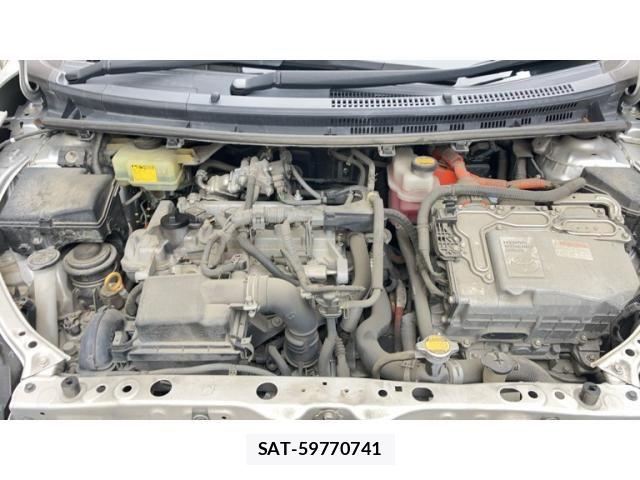Toyota AQUA 2012-03 8072844-25