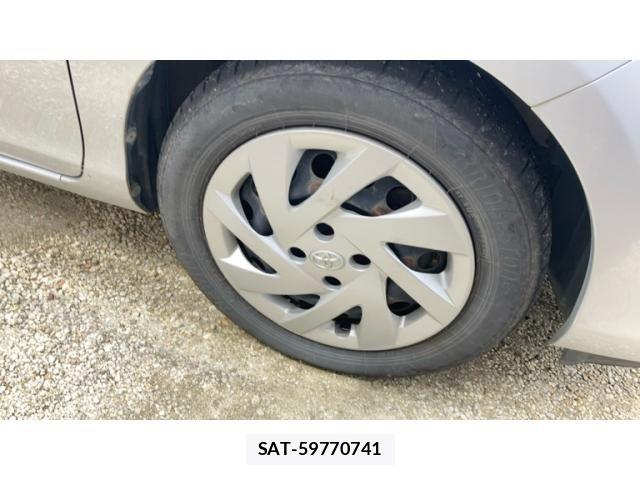 Toyota AQUA 2012-03 8072844-3