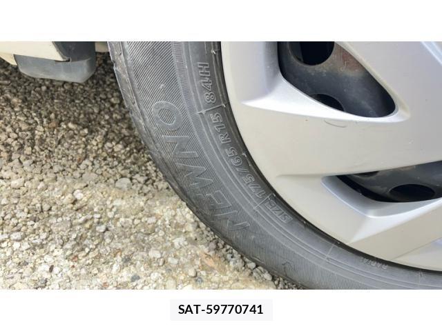 Toyota AQUA 2012-03 8072844-4