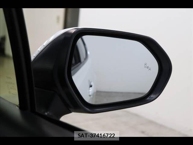 Toyota AQUA 2023-11 8072782-3