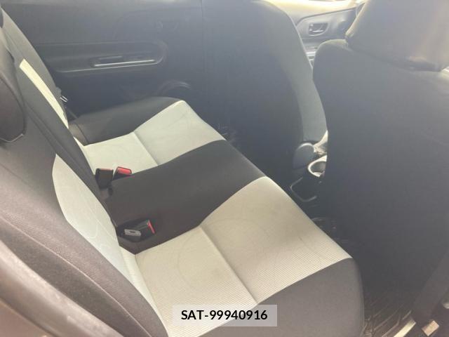 Toyota AQUA 2013-08 8072841-14