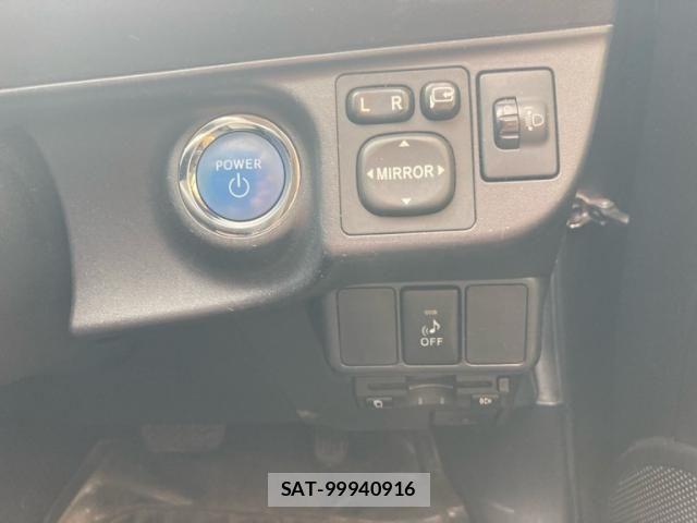 Toyota AQUA 2013-08 8072841-17