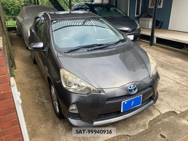 Toyota AQUA 2013-08 8072841-1