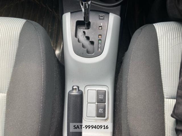Toyota AQUA 2013-08 8072841-20