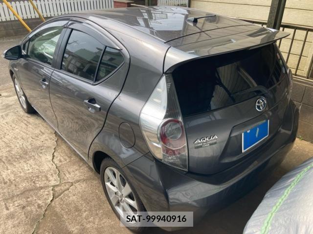 Toyota AQUA 2013-08 8072841-3