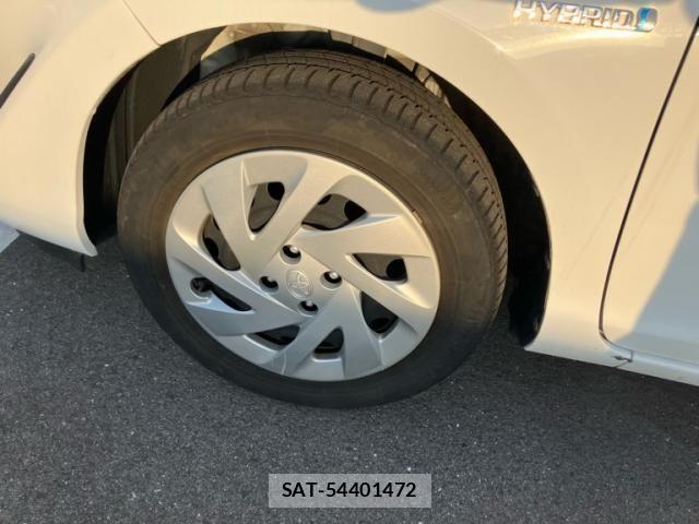 Toyota AQUA 2018-06 8072815-11
