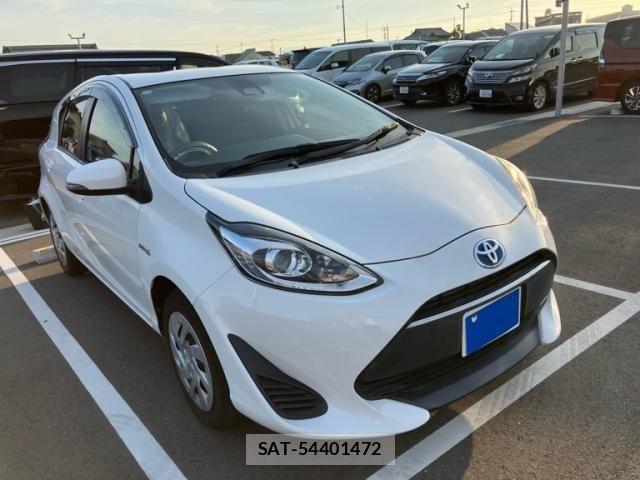 Toyota AQUA 2018-06 8072815-1