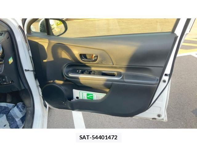 Toyota AQUA 2018-06 8072815-21