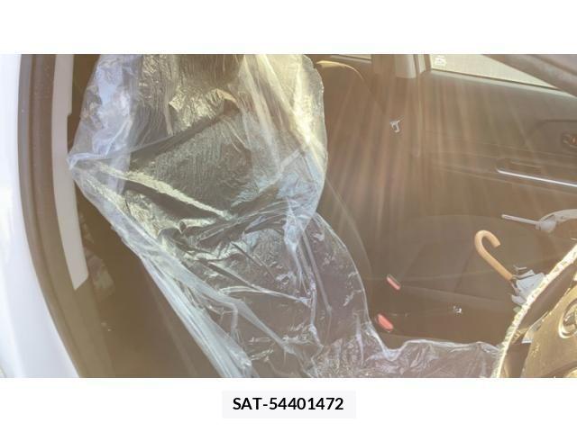 Toyota AQUA 2018-06 8072815-22