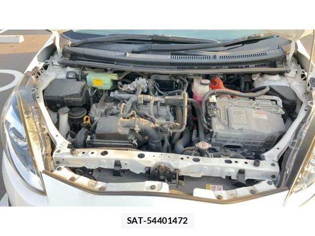 Toyota AQUA 2018-06 8072815-25