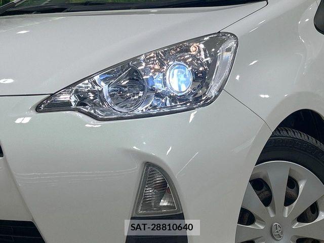 Toyota AQUA 2013-01 8072808-11