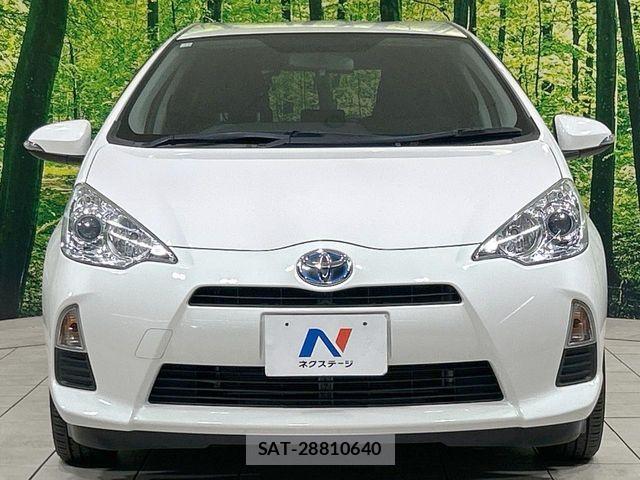 Toyota AQUA 2013-01 8072808-13