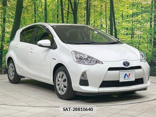 Toyota AQUA 2013-01 8072808-15
