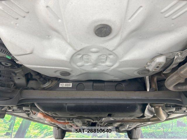 Toyota AQUA 2013-01 8072808-18