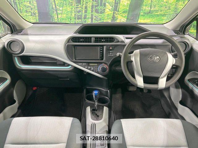 Toyota AQUA 2013-01 8072808-1