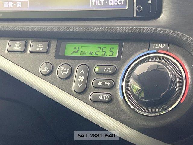 Toyota AQUA 2013-01 8072808-5