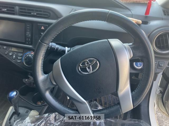 Toyota AQUA 2012-07 8072836-12