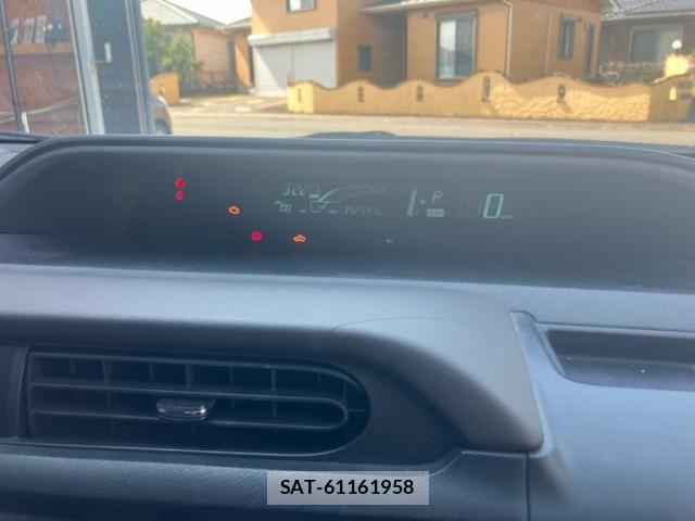 Toyota AQUA 2012-07 8072836-14