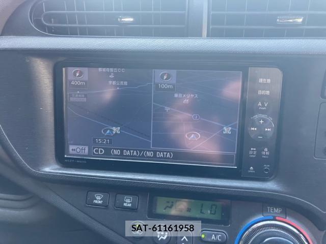 Toyota AQUA 2012-07 8072836-15
