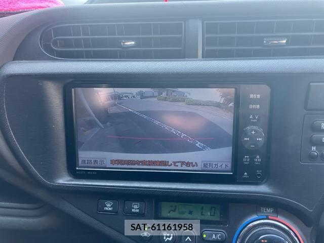 Toyota AQUA 2012-07 8072836-16