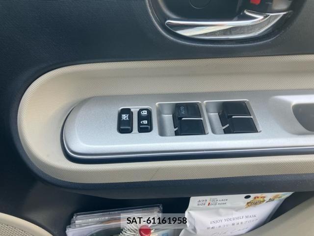 Toyota AQUA 2012-07 8072836-17